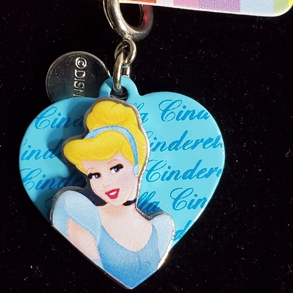 NEW Disney Princess Cinderella Heart Charm It! - Picture 5 of 5